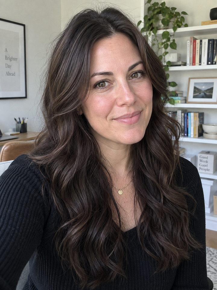 Face-Framing Long Wavy Layers