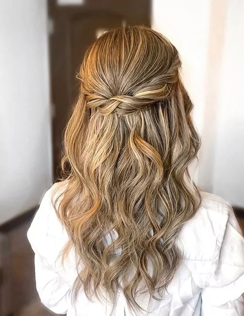 Half-Up Twisted Waves for Fine Hair