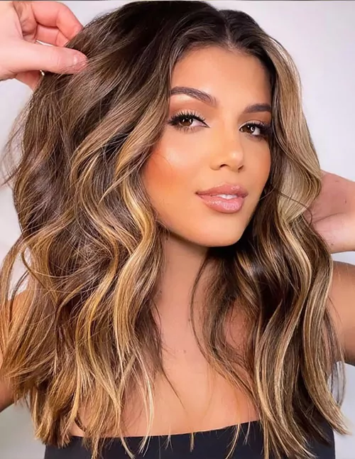 Honey Blonde Wavy Lob With Soft Shine