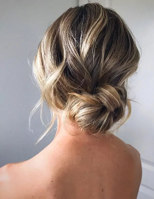 Low Soft Bun with Loose Texture